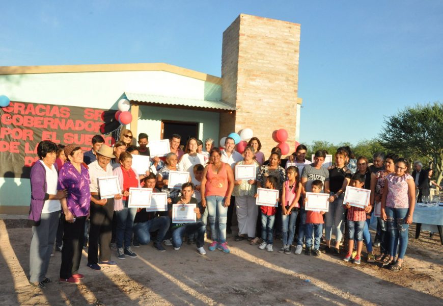 Entrega de 17 Viviendas Sociales en Dpto. Figueroa