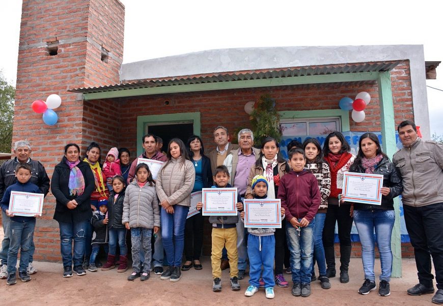 Entrega de Viviendas sociales en Dpto. Figueroa