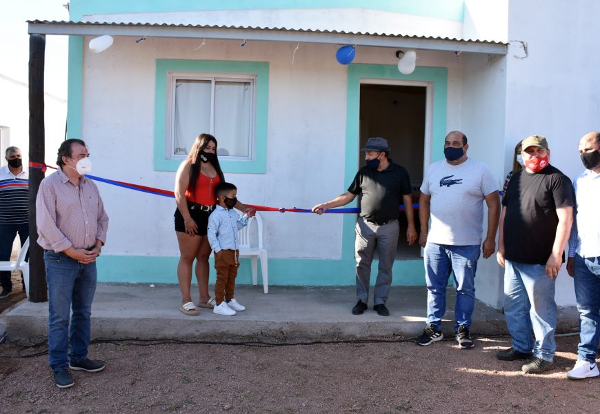 Entrega de viviendas sociales en Dpto. Ojo de Agua