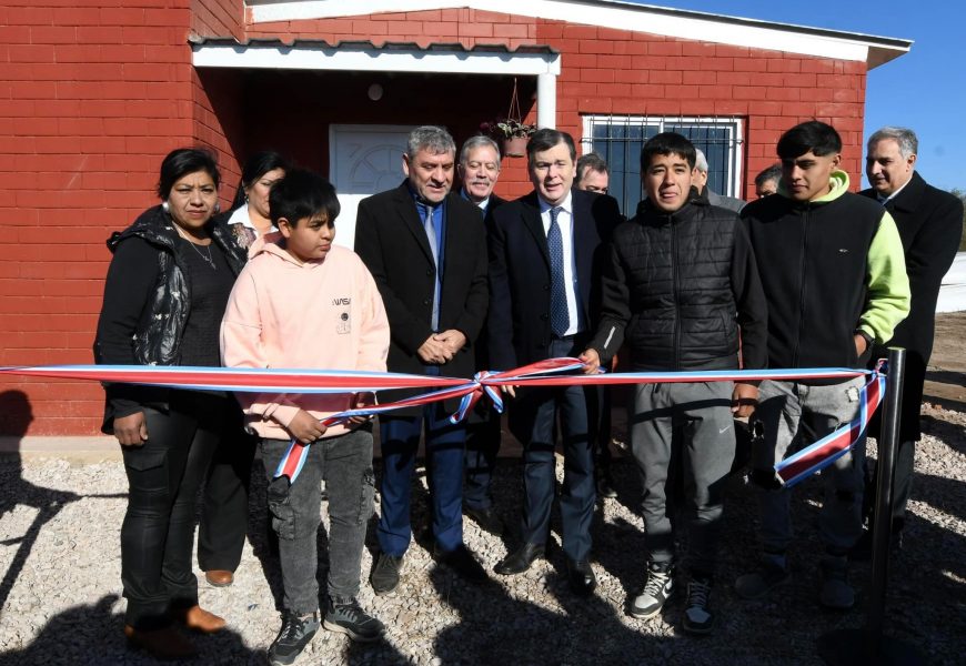 Entrega de 14 Viviendas Sociales en Dpto. Capital